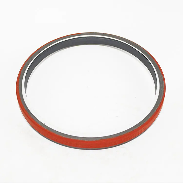 Dongfeng 6CT QSC8.3 Crankshaft Rear Oil Seal 3926126